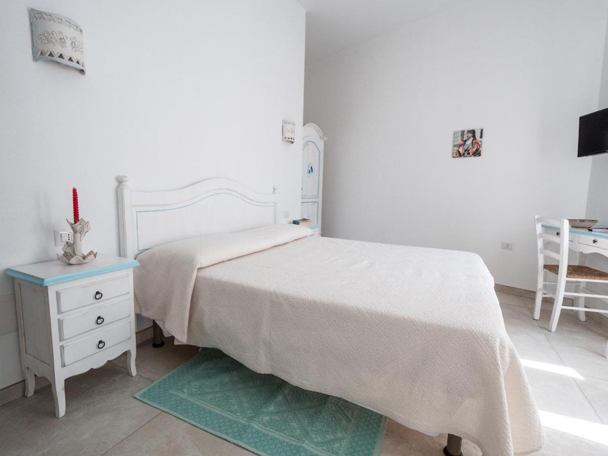 Affittacamere Solki SantʼAntìoco Esterno foto