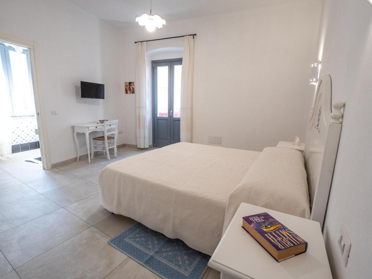 Affittacamere Solki SantʼAntìoco Esterno foto