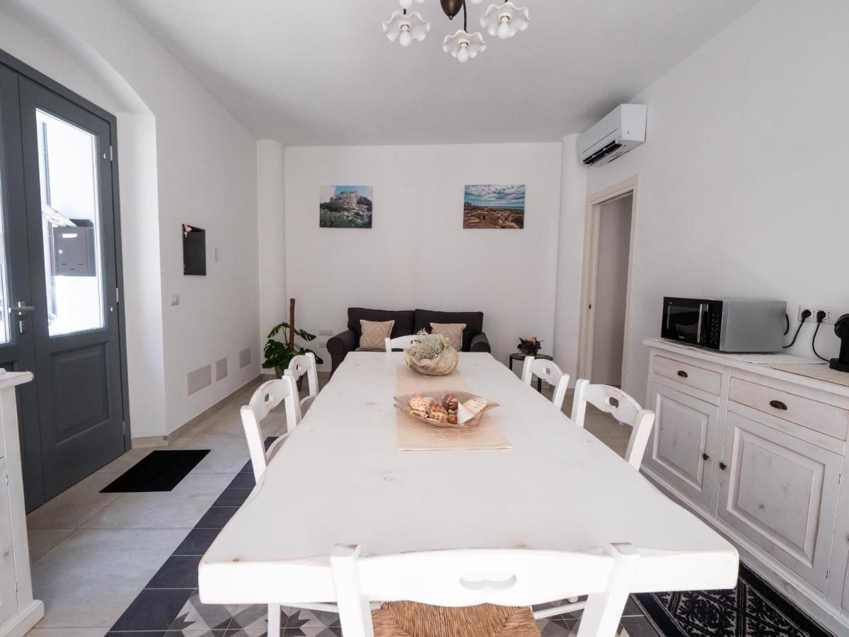 Affittacamere Solki SantʼAntìoco Esterno foto